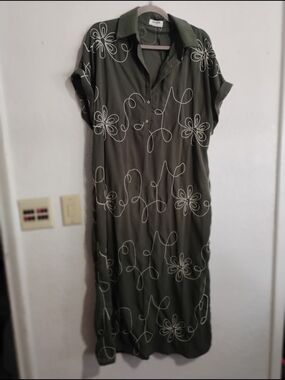 Relaxed Olive Green Maxi Dress with White Floral Stitching